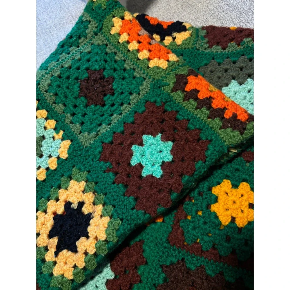 VTG‎ Handmade Granny Square Crochet Throw Blanket Green Retro Cottagecore 58x44